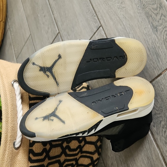 Air Jordans 5 Retro Oreo - Picture 8 of 12